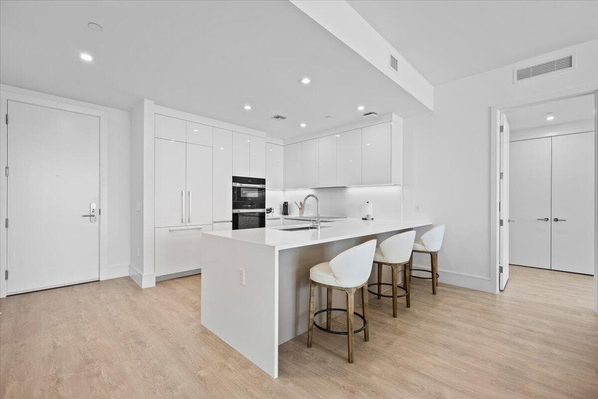 220 Lake Shore Drive 1513 photo 9