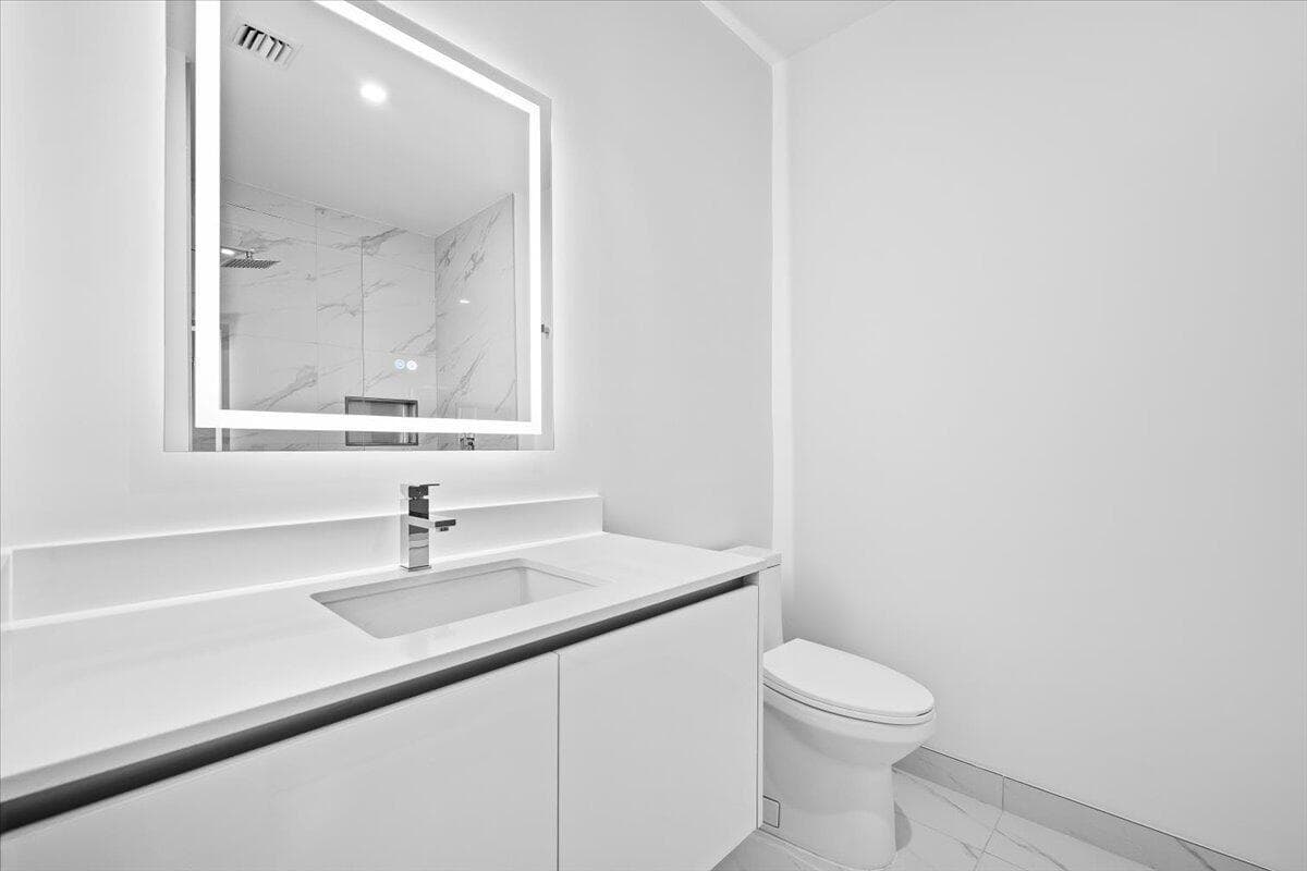 220 Lake Shore Drive 1513 photo 18
