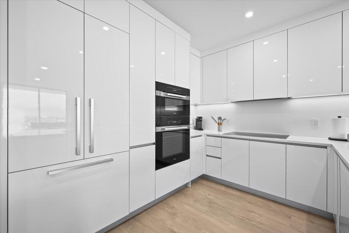 220 Lake Shore Drive 1513 photo 8