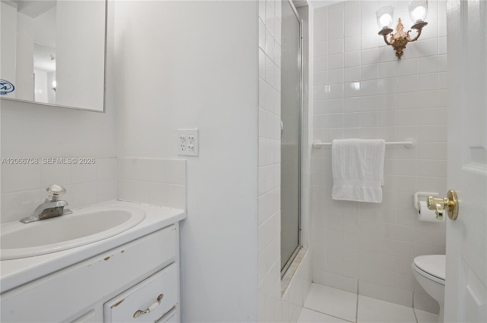 200 Diplomat Pkwy 830 photo 7