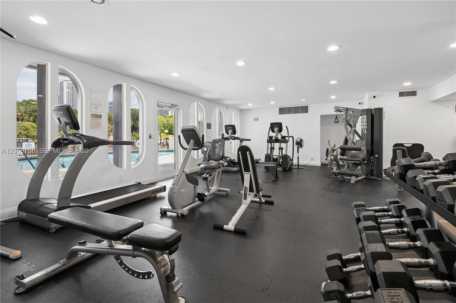 200 Diplomat Pkwy 830 photo 18