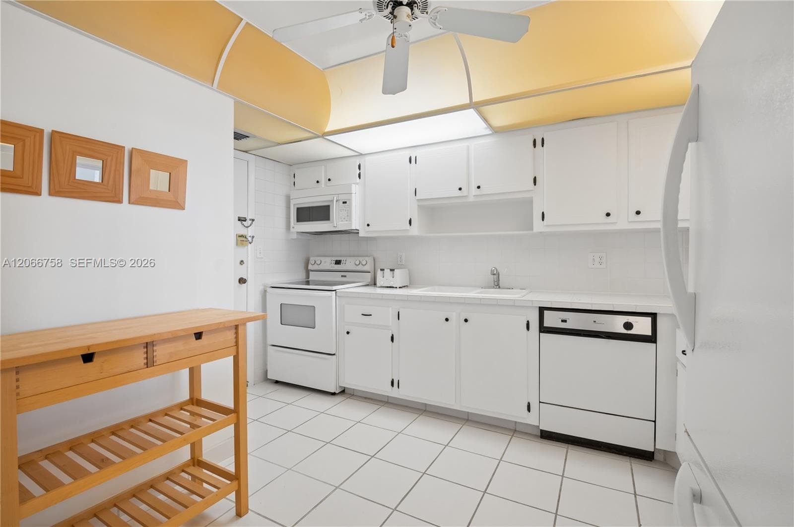 200 Diplomat Pkwy 830 photo 4