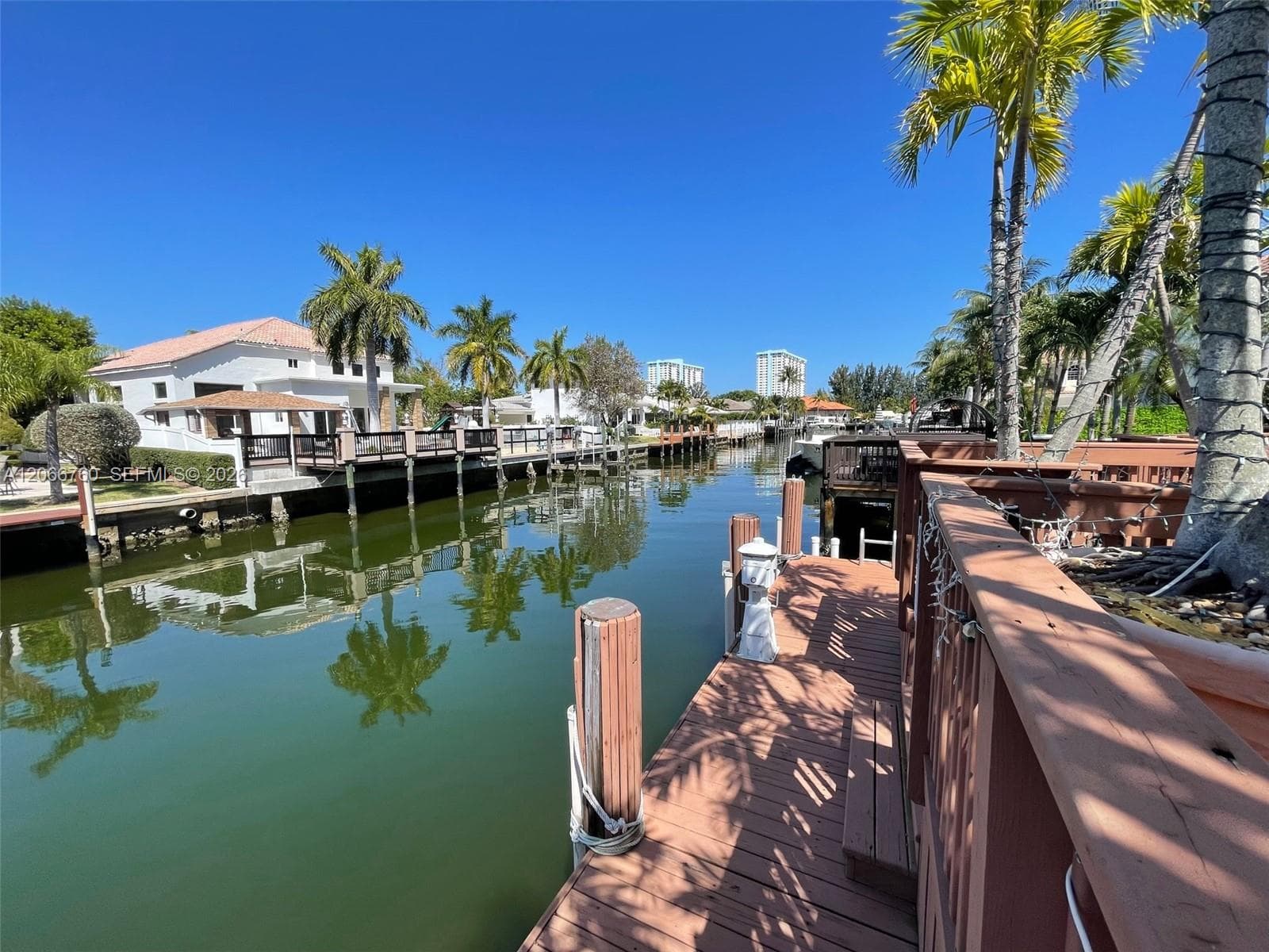 891 Captiva Dr photo 3