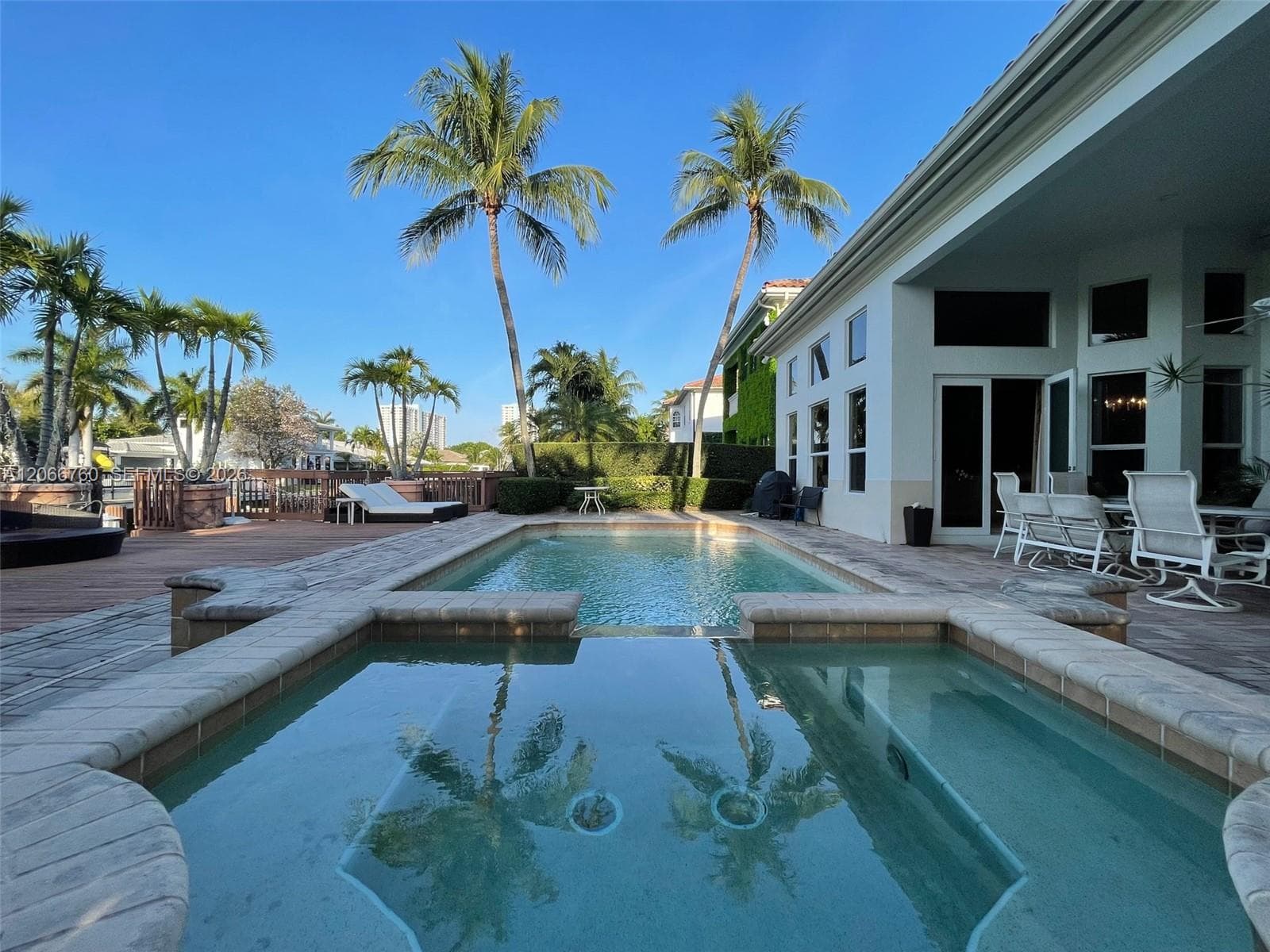 891 Captiva Dr photo 1