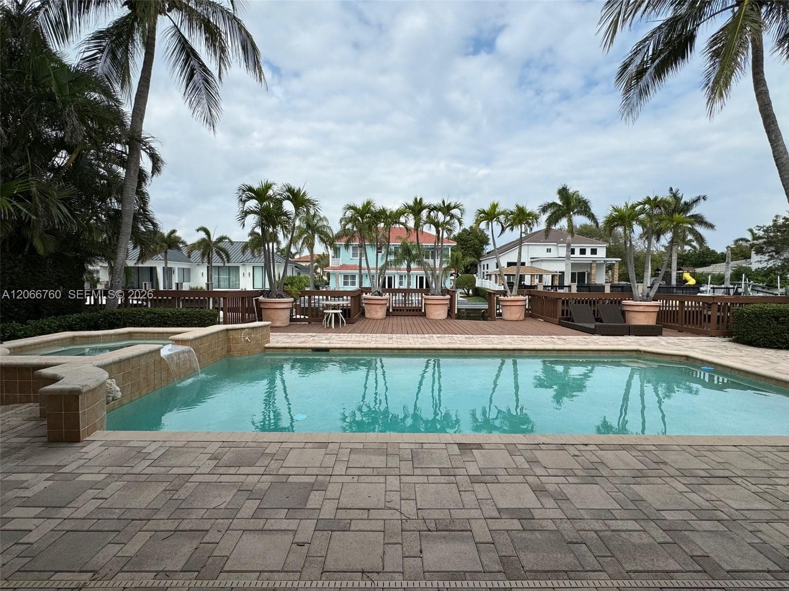 891 Captiva Dr photo 4