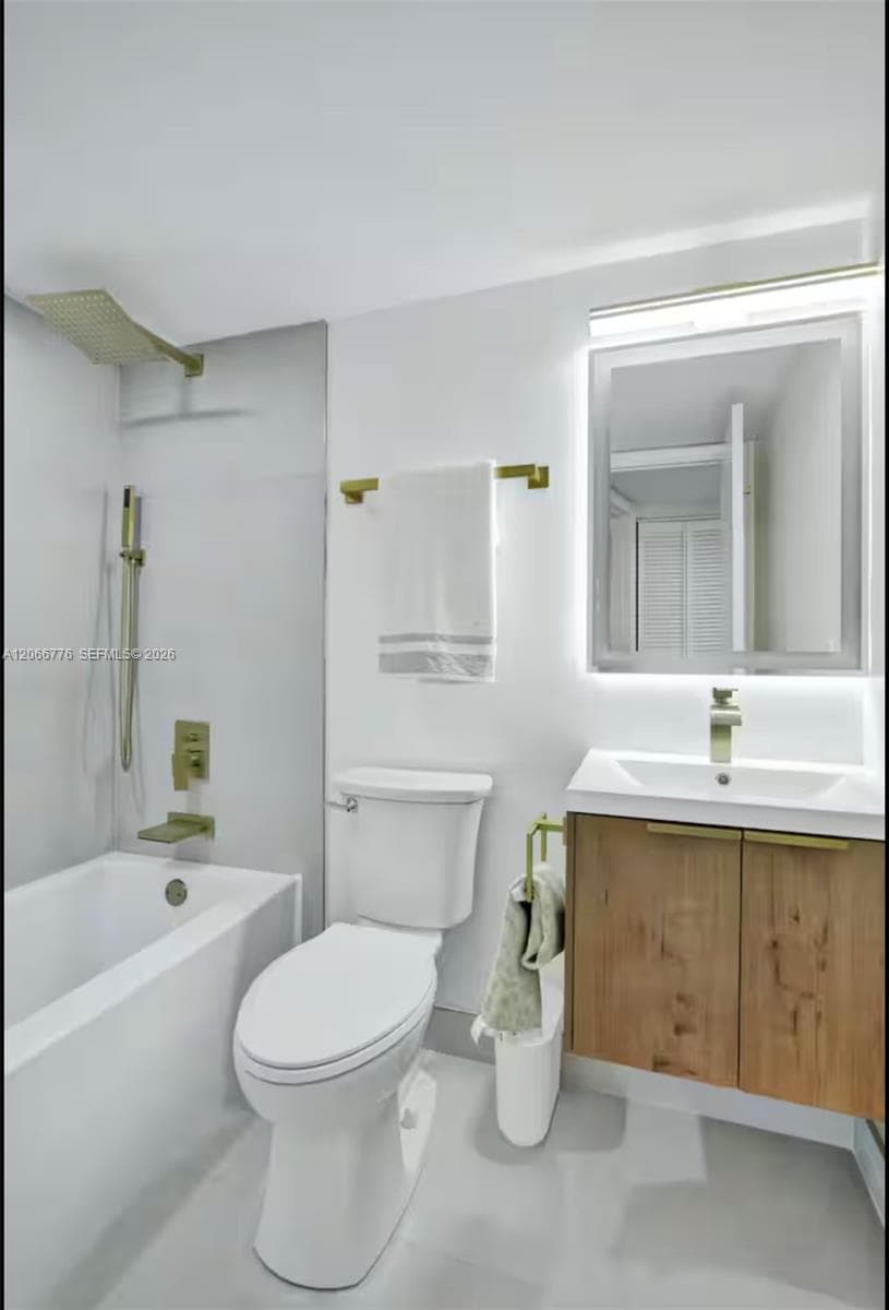 1391 S Ocean Blvd 608 photo 3