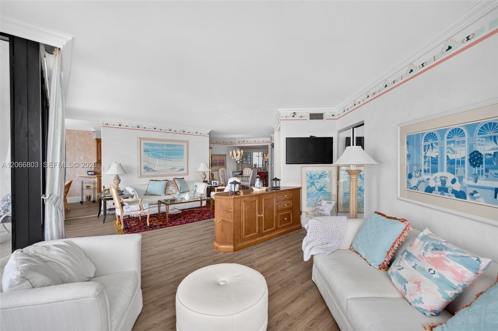 1000 Island Blvd 2911 photo 10