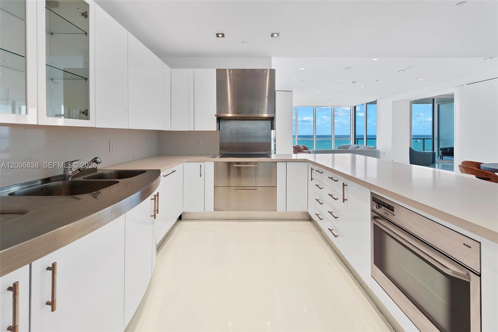 100 S Pointe Dr 2306 photo 5