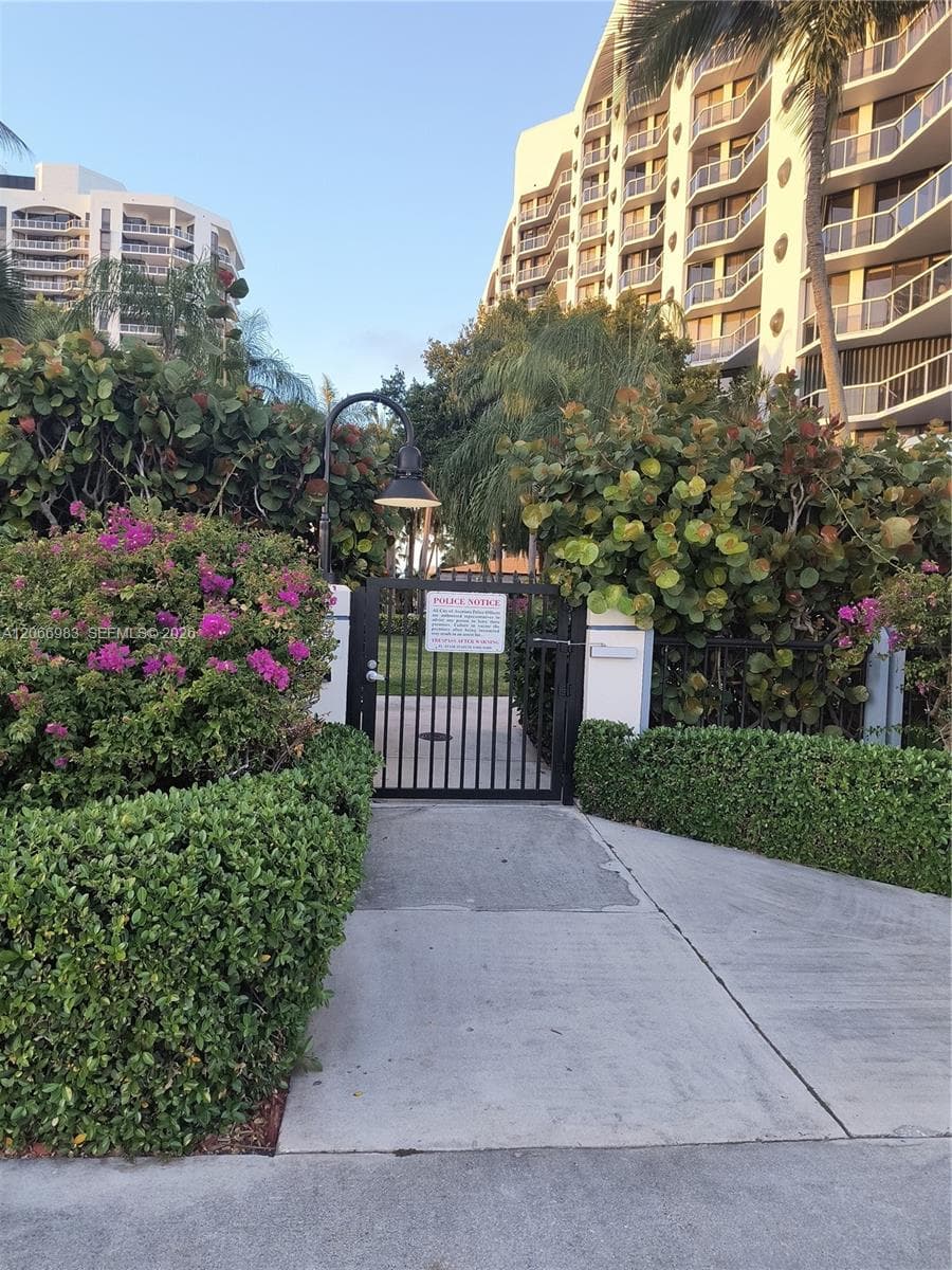 3610 Yacht Club Dr 514 photo 15