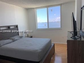 300 Bayview Dr 508 photo 7
