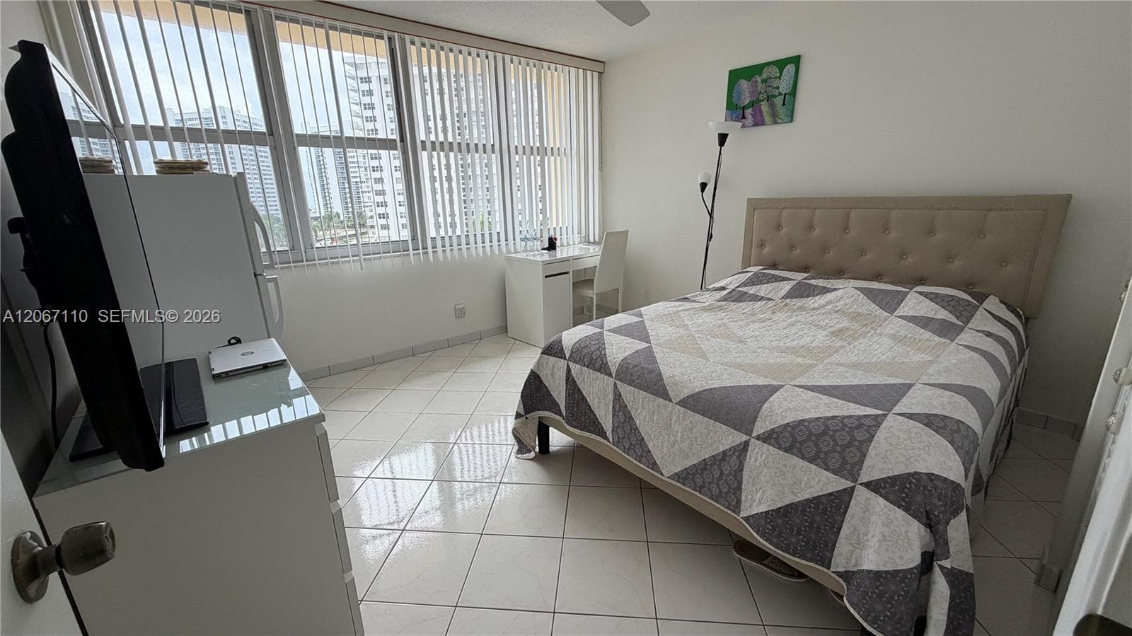 1825 S Ocean Dr 509 photo 13