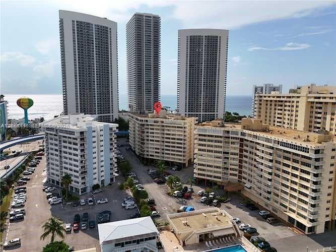 1825 S Ocean Dr 509 photo 22