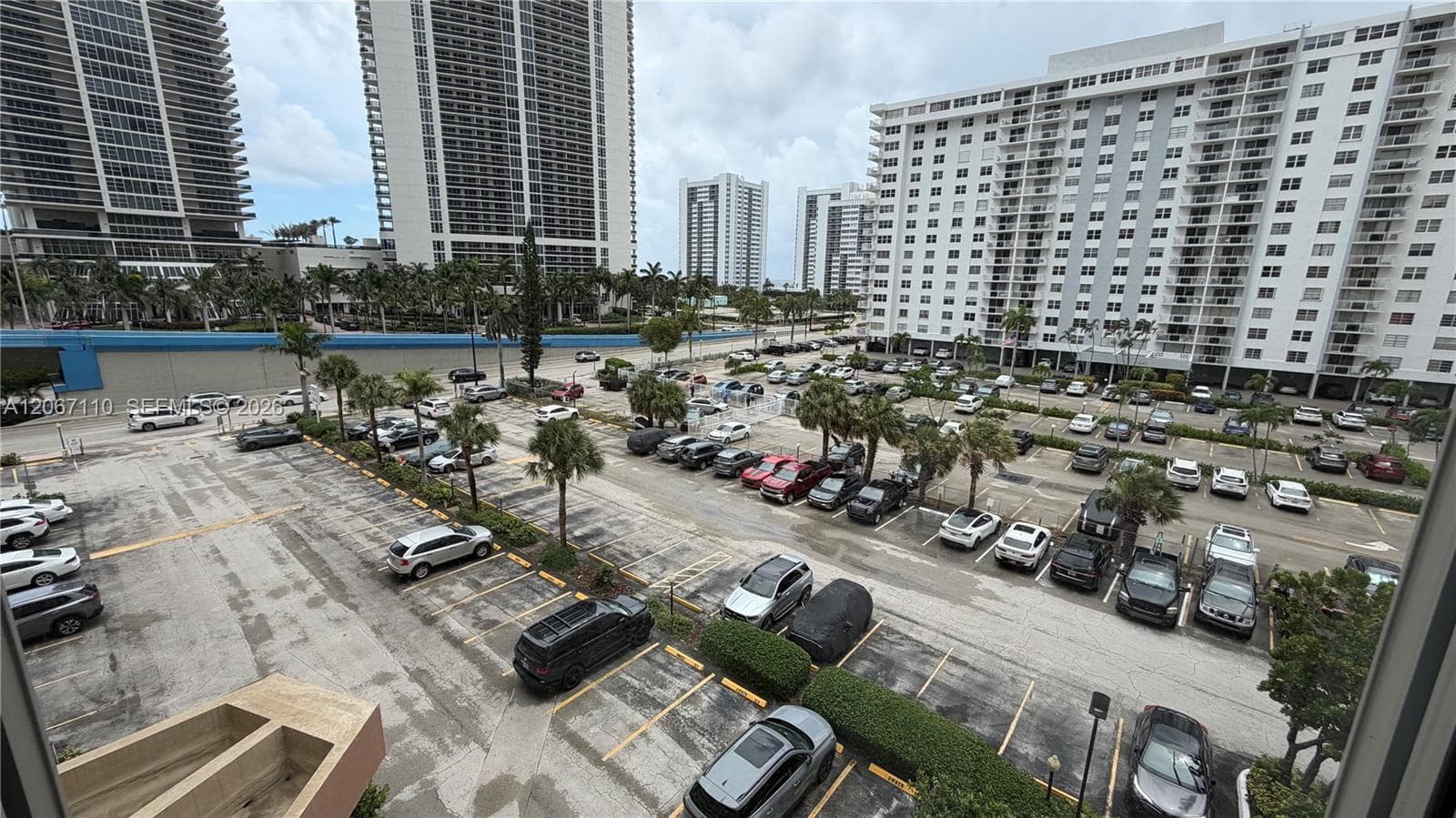 1825 S Ocean Dr 509 photo 8
