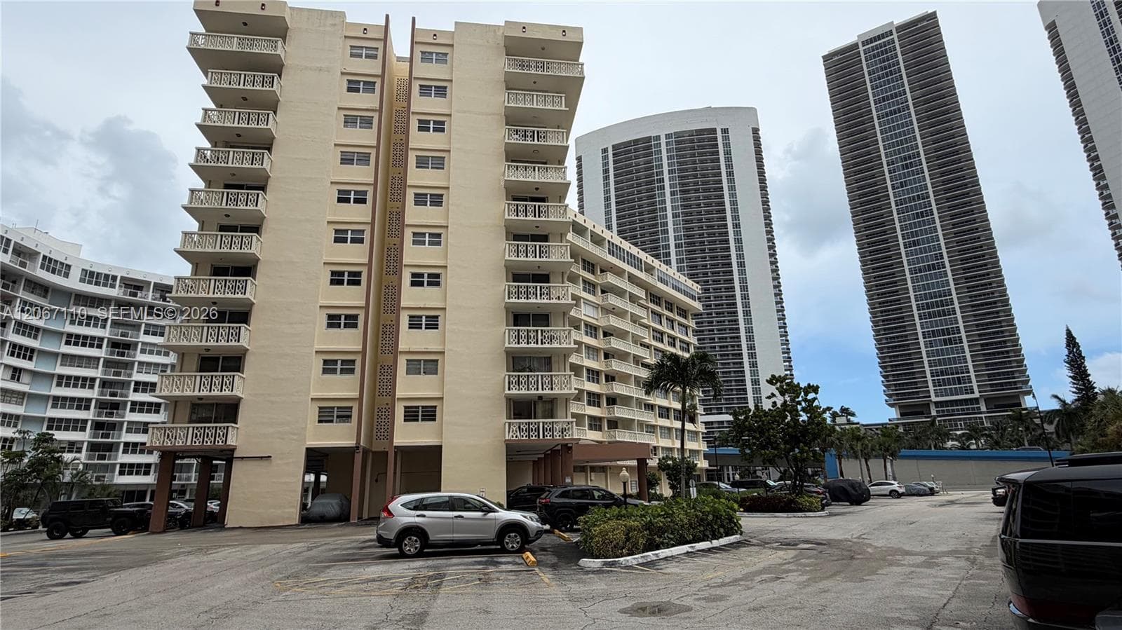 1825 S Ocean Dr 509 photo 21