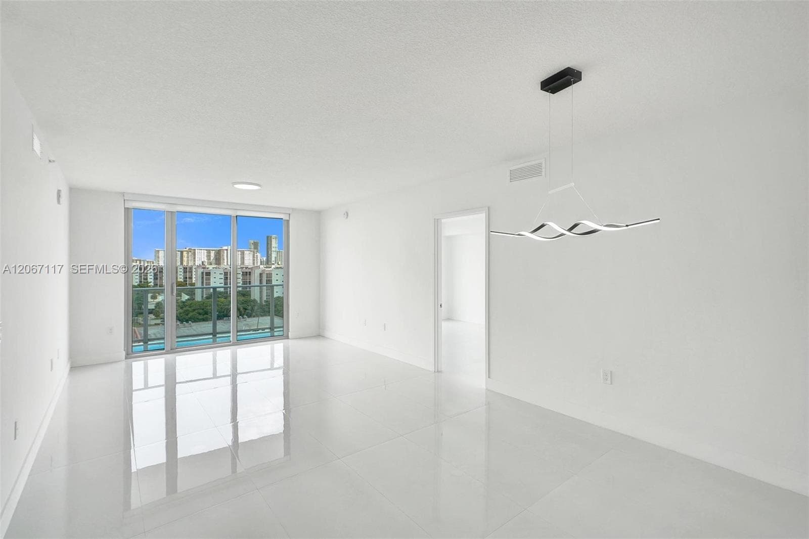 330 Sunny Isles Blvd 5-805 photo 3