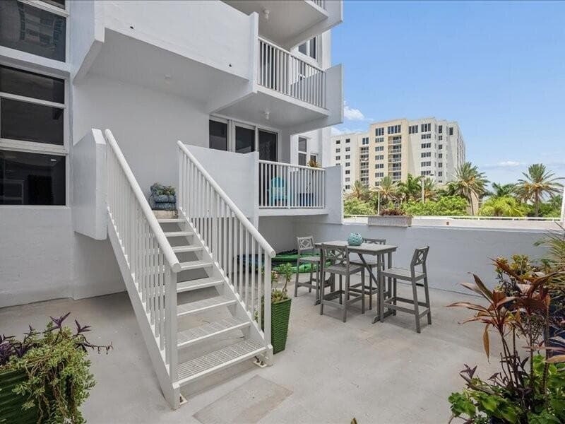 1370 S OCEAN Boulevard 305 photo 17