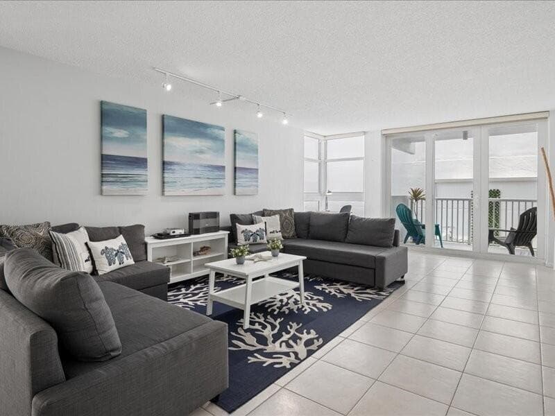 1370 S OCEAN Boulevard 305 photo 3