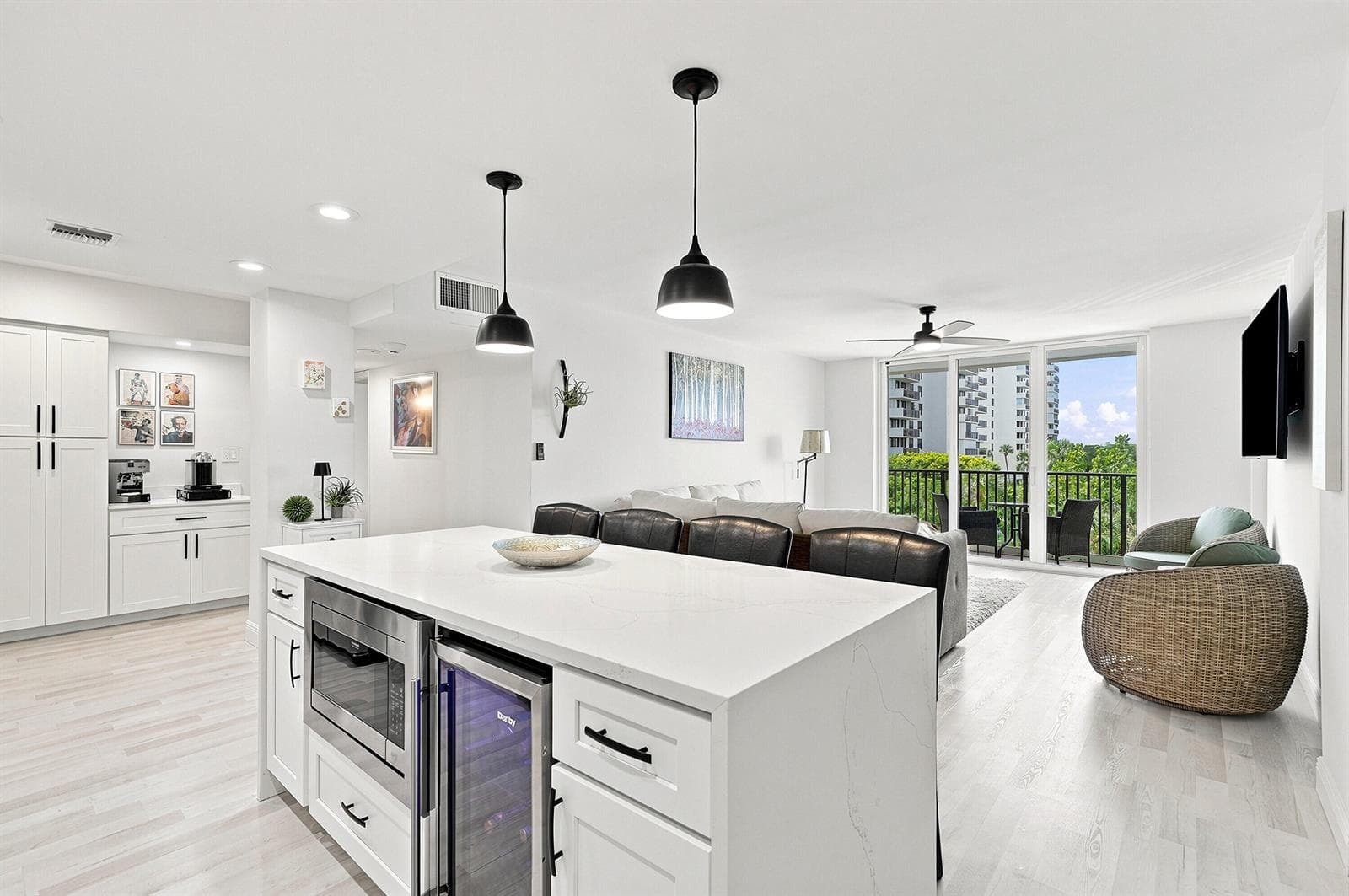2121 N OCEAN Boulevard 405W photo 6