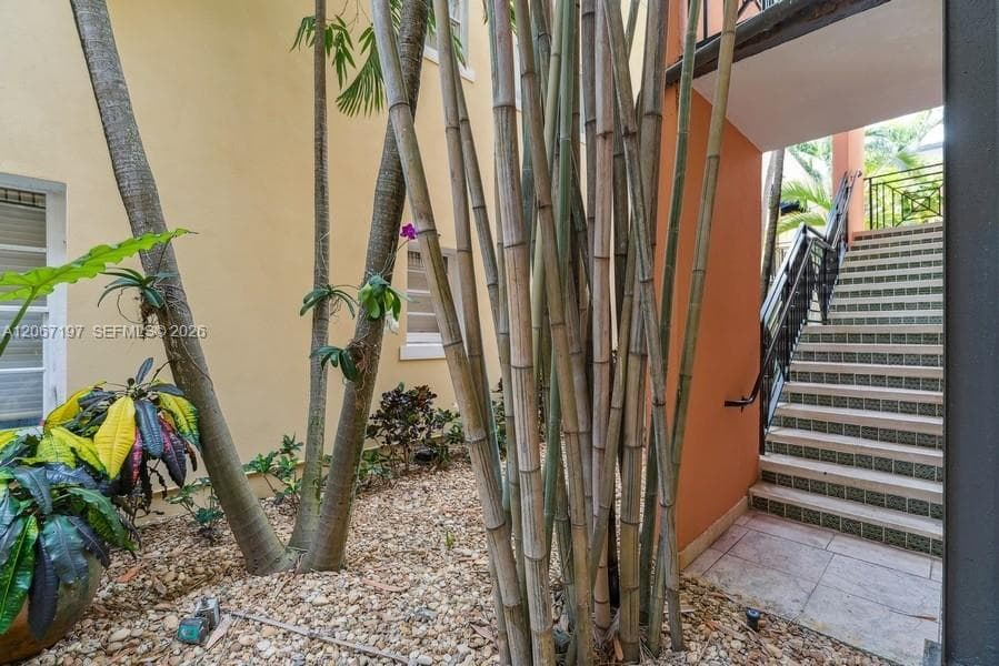 4812 Pine Tree Dr 206 photo 2