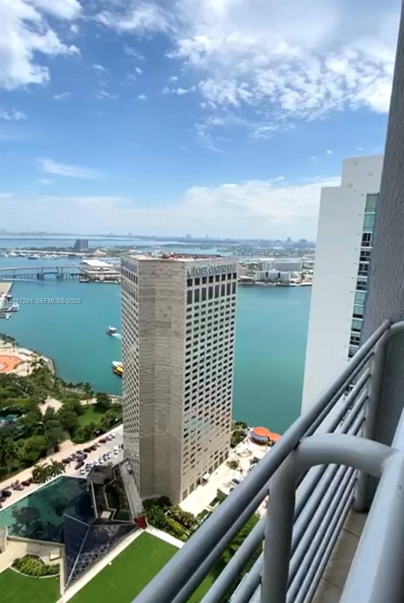 325 S Biscayne Blvd 4214 photo 1