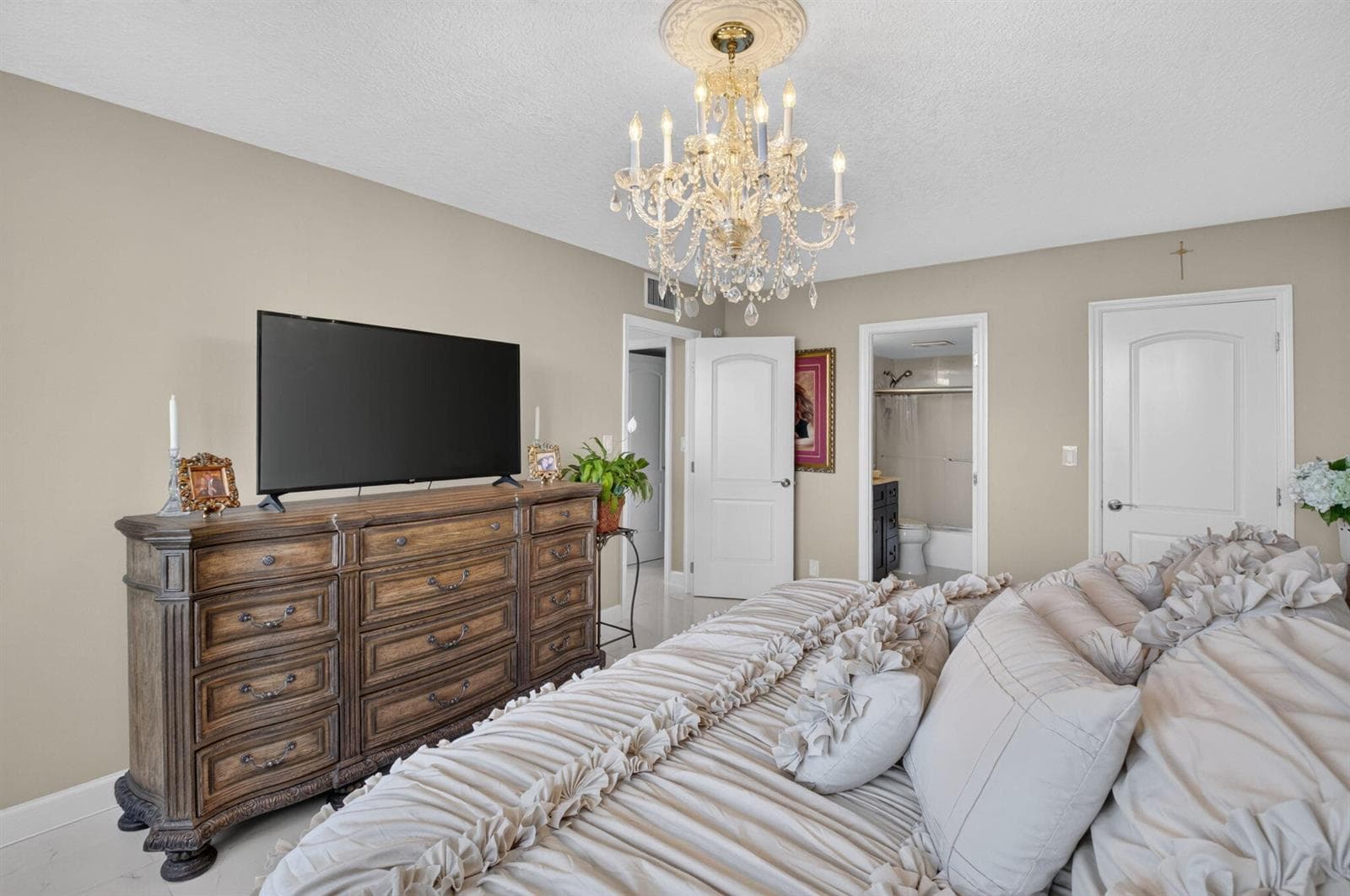 2121 N Ocean Boulevard 1008E photo 23