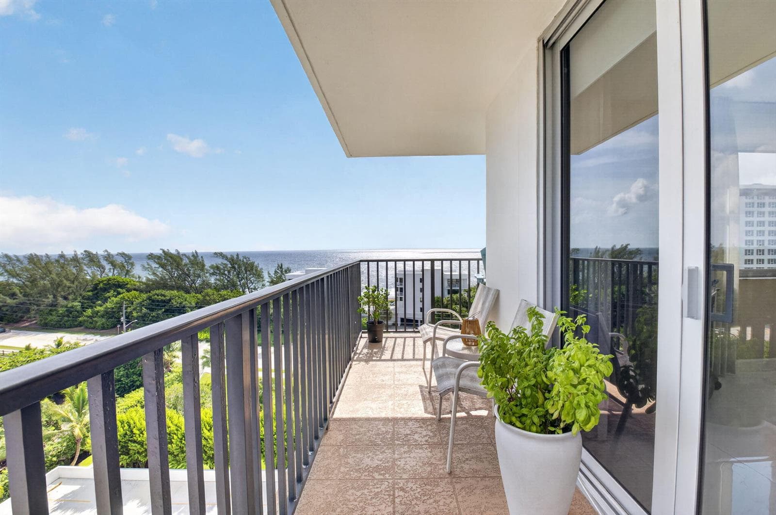 2121 N Ocean Boulevard 1008E photo 19