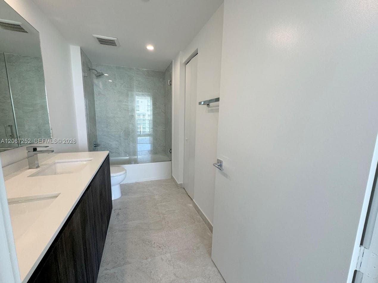 488 NE 18th St 5005 photo 22