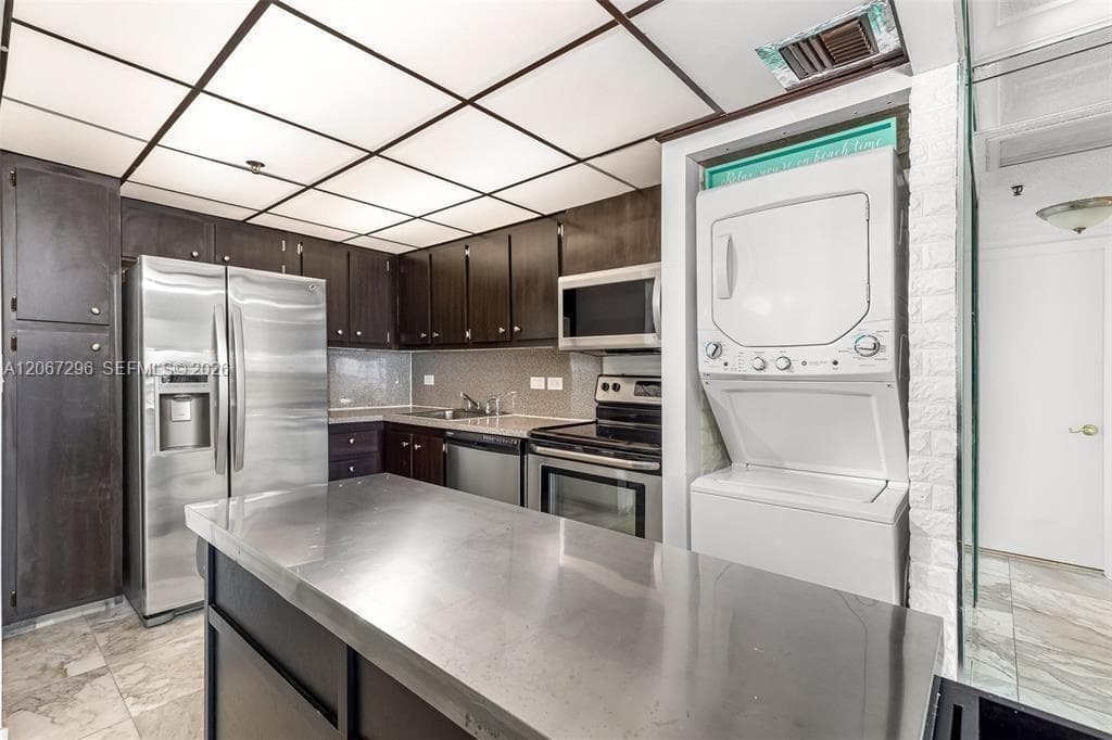 20505 E Country Club Dr 533 photo 6