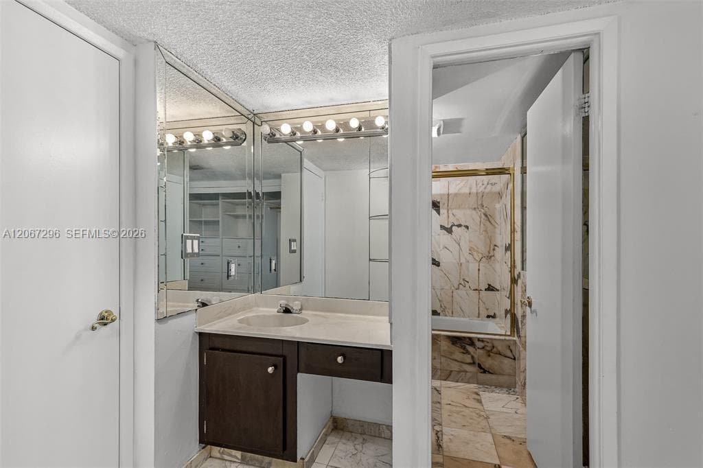 20505 E Country Club Dr 533 photo 13