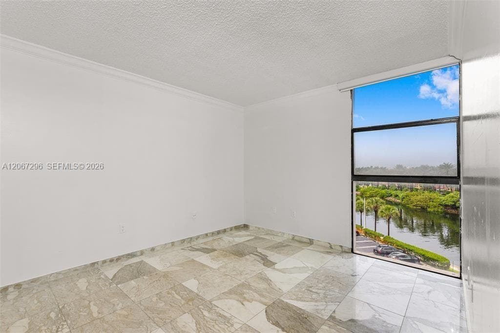 20505 E Country Club Dr 533 photo 14