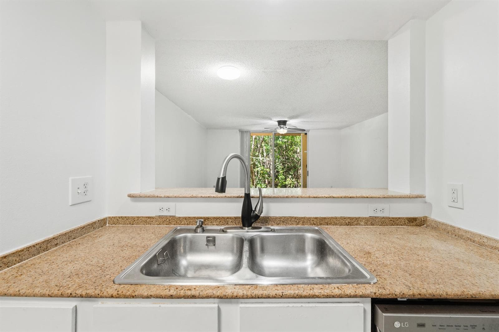 1100 Scotia Drive 102 photo 23