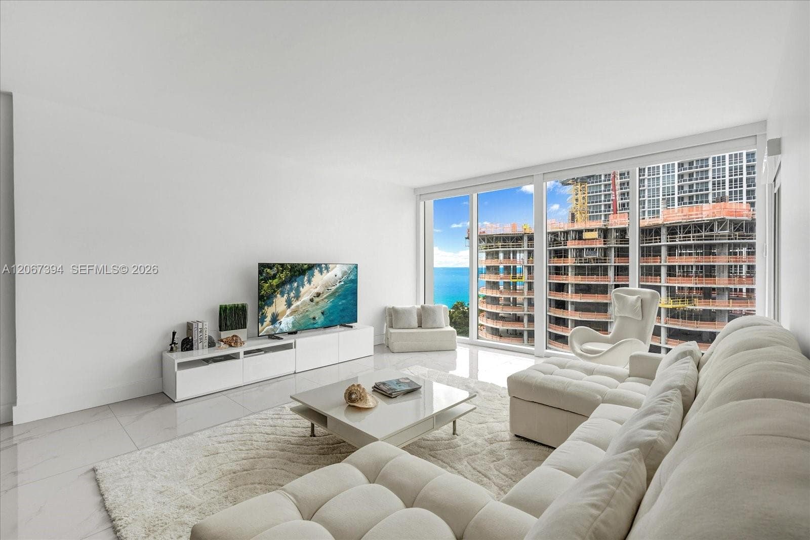 10275 Collins Ave 916 photo 2