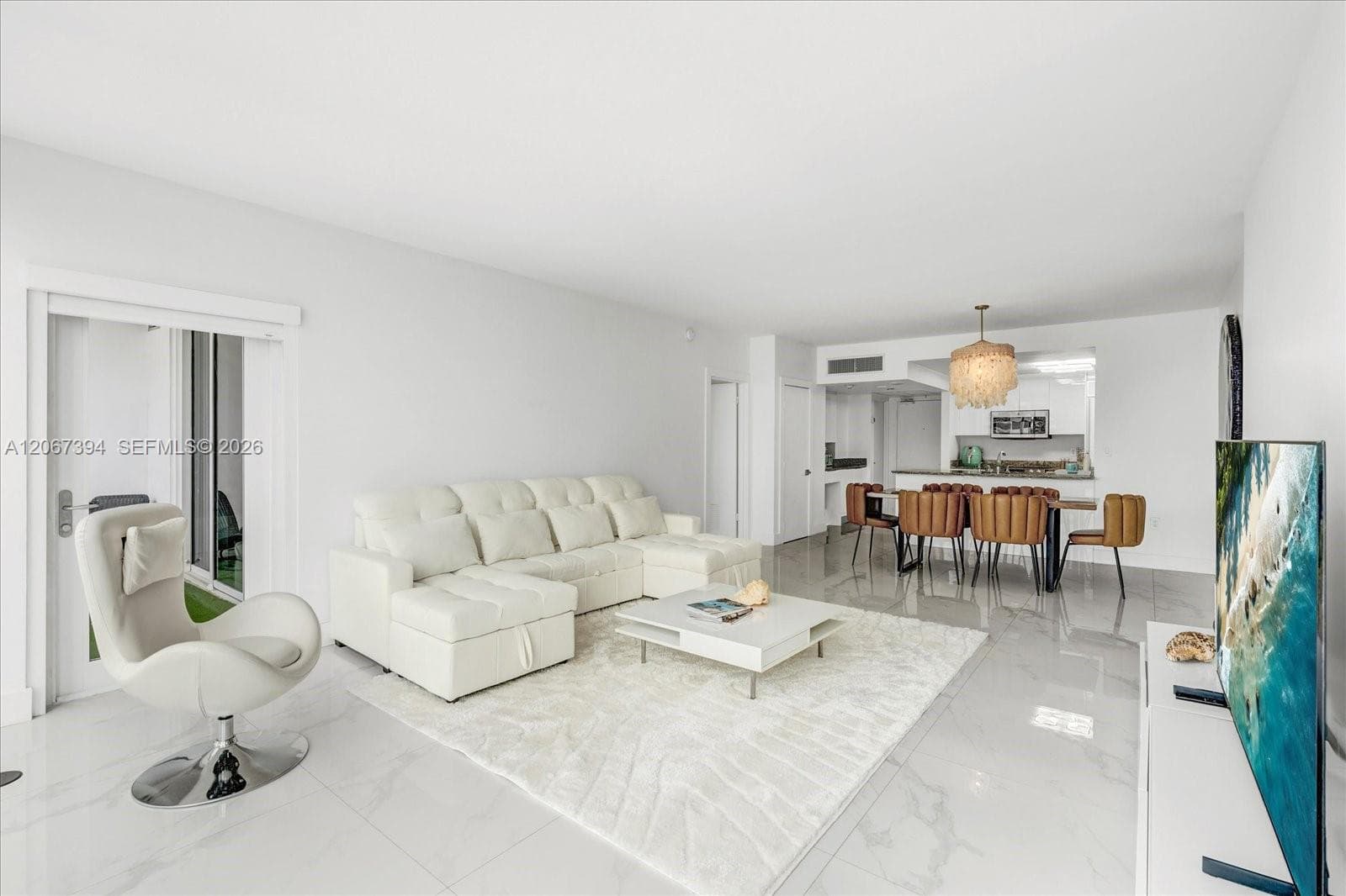 10275 Collins Ave 916 photo 3