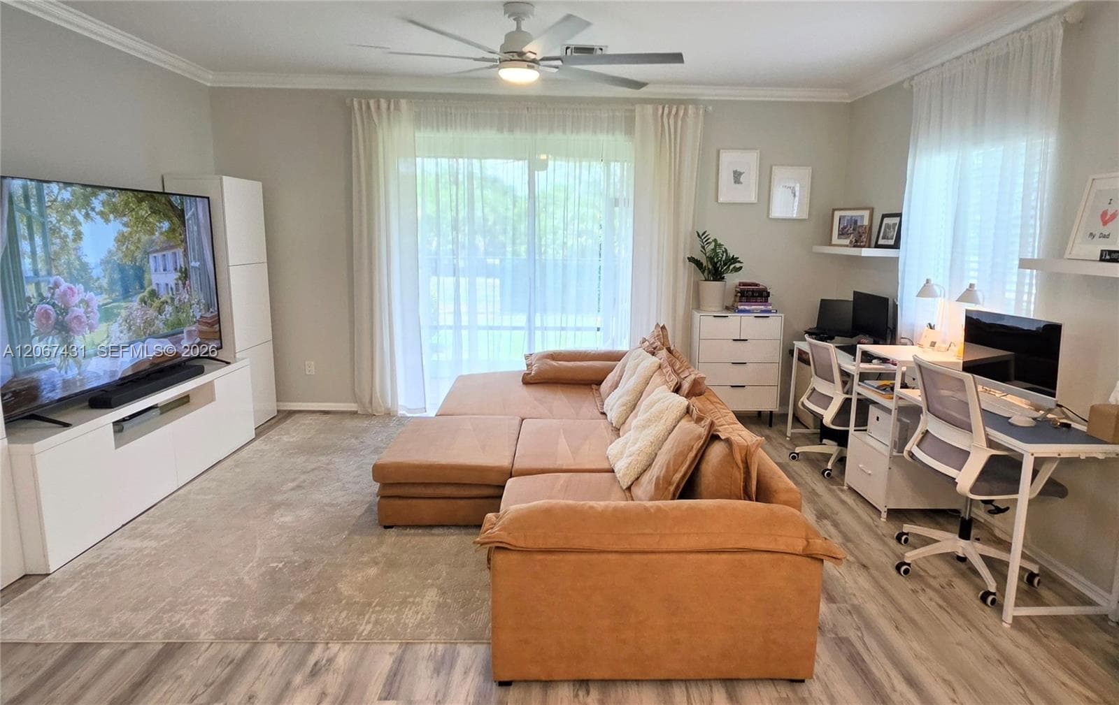 1127 Vermilion Dr photo 2