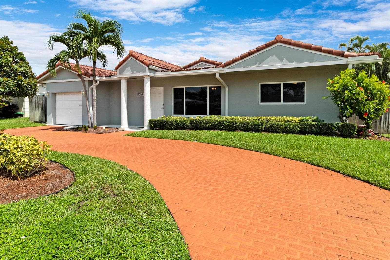 1257 NW 7TH Street photo 2