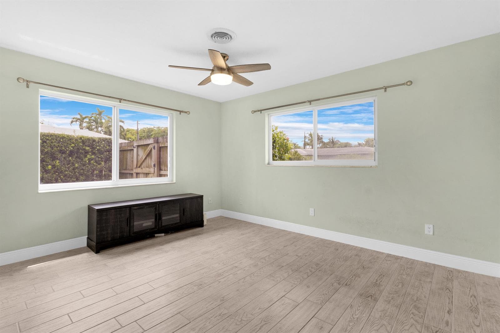 1257 NW 7TH Street photo 22