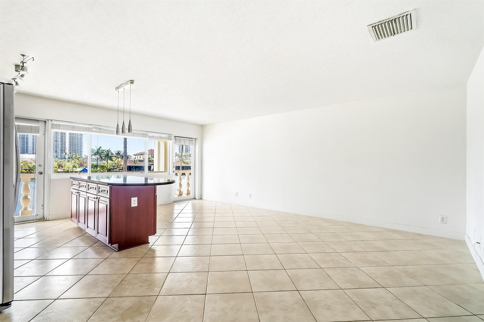 2895 NE 32ND Street 207 photo 6