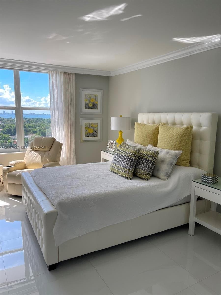 5001 Collins Ave 14A photo 17