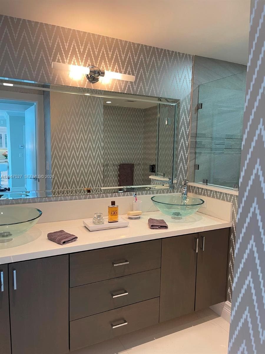 5001 Collins Ave 14A photo 22