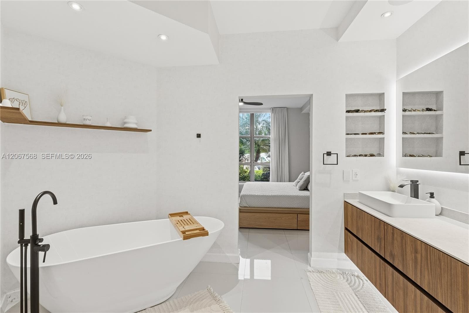 3500 Mystic Pointe Dr 104 photo 22