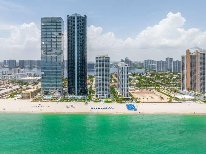 18671 Collins Ave 1001 photo 14