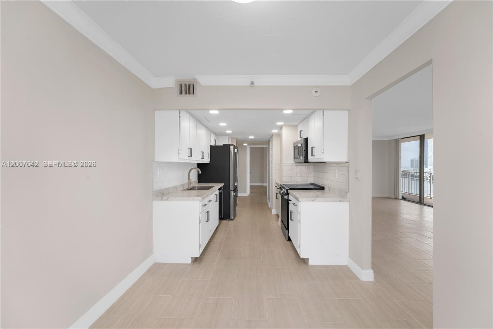 290 174th St 1519 photo 10