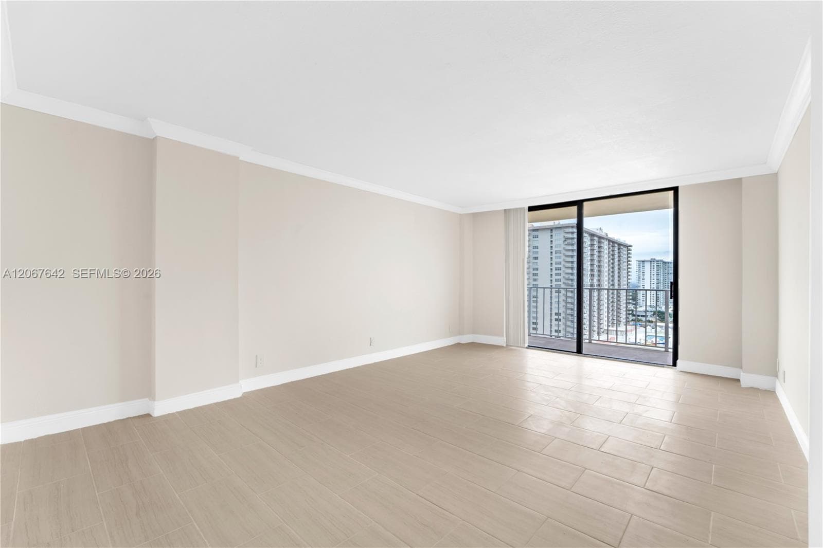290 174th St 1519 photo 4