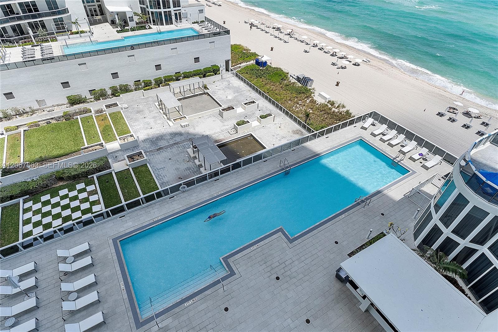 15811 Collins Ave 902 photo 3