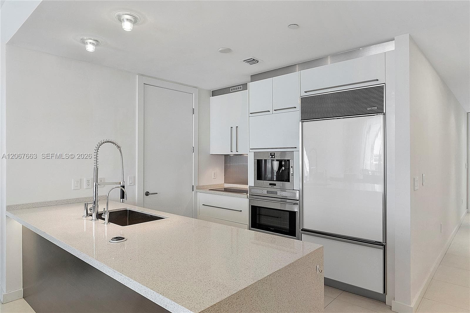 15811 Collins Ave 902 photo 11