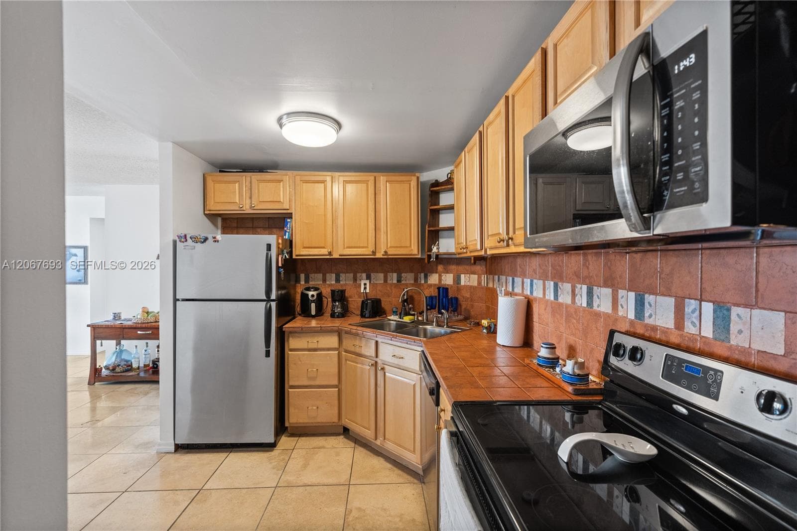 100 Golden Isles Dr 1109 photo 6