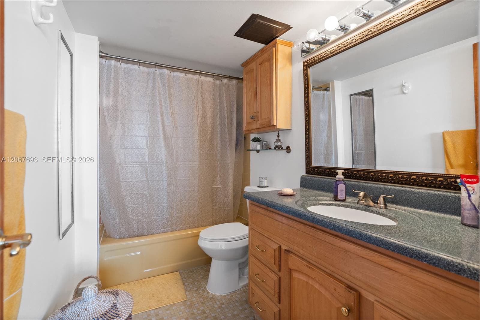 100 Golden Isles Dr 1109 photo 13