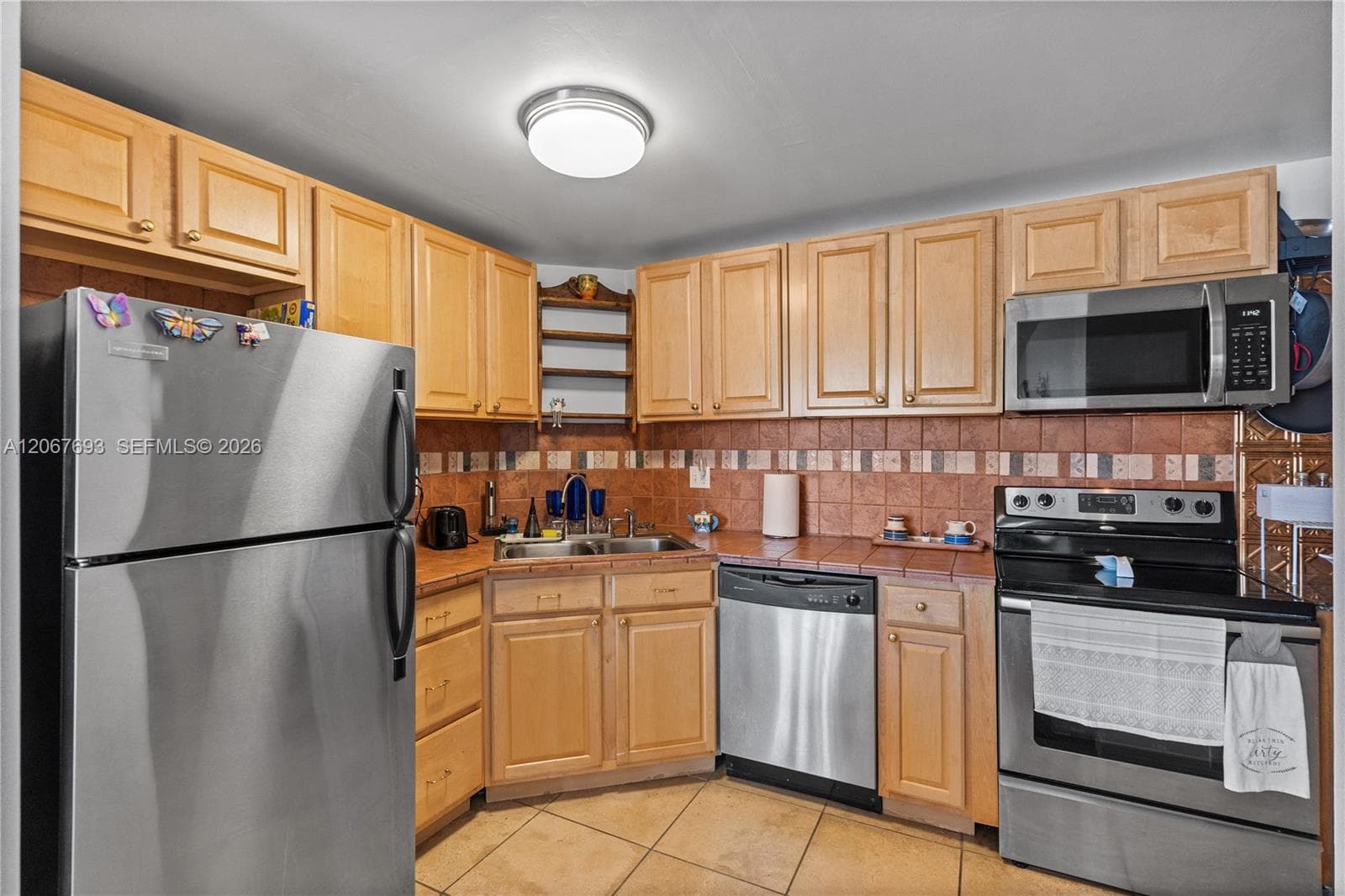 100 Golden Isles Dr 1109 photo 7
