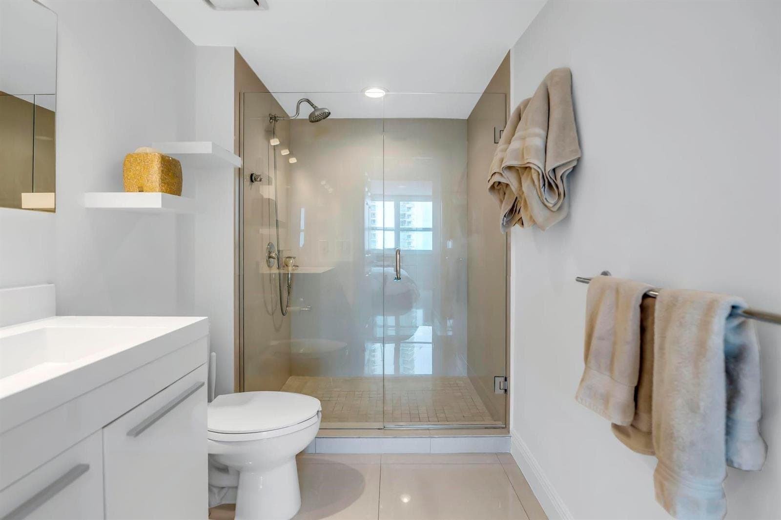 1155 BRICKELL BAY Drive 2509 photo 22