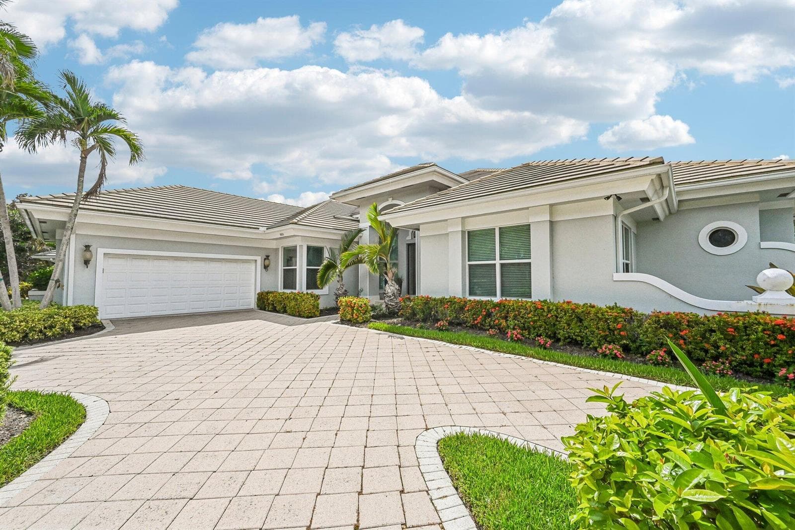 8651 SE Somerset Island Way photo 5